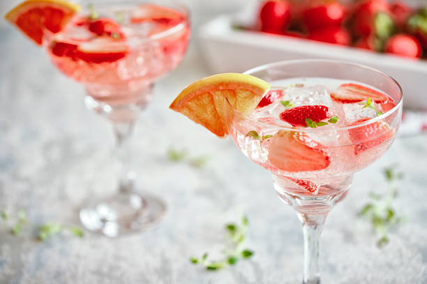 istock Strawberry Blood Orange Spritzers Cocktail 959927886