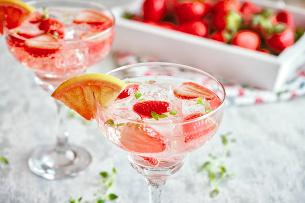 istock Strawberry Blood Orange Spritzers Cocktail 959927888