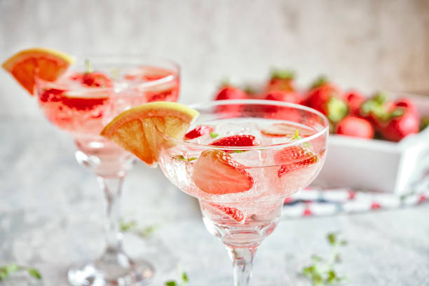 istock Strawberry Blood Orange Spritzers Cocktail 959927890