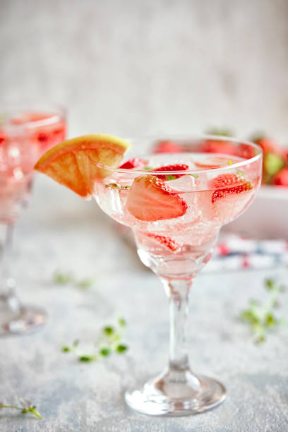 istock Strawberry Blood Orange Spritzers Cocktail 959927912