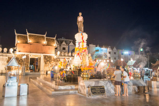 THAILAND ISAN KHORAT THAO SURANARI MONUMENT the Thao Suranari Shrine and monument in the city centre of Khorat or Nakhon Ratchasima in Isan in Noertheast Thailand.  Thailand, Khorat, November, 2017 Korat stock pictures, royalty-free photos & images