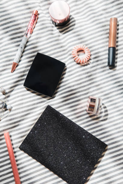 istock Woman's glamour beauty products flatlay 959970980