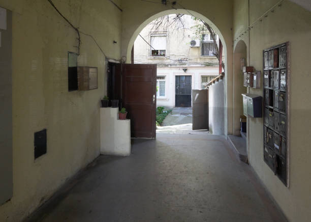 istock Passage to courtyard in Belgrade 960000946