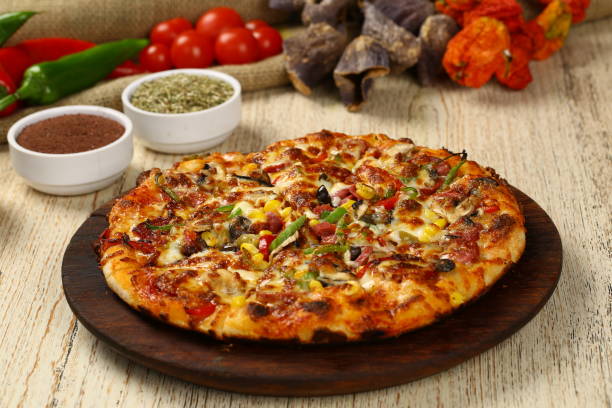 istock Pizza pepperoni with black olives 960004192