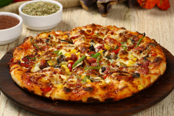 istock Pizza pepperoni with black olives 960004294