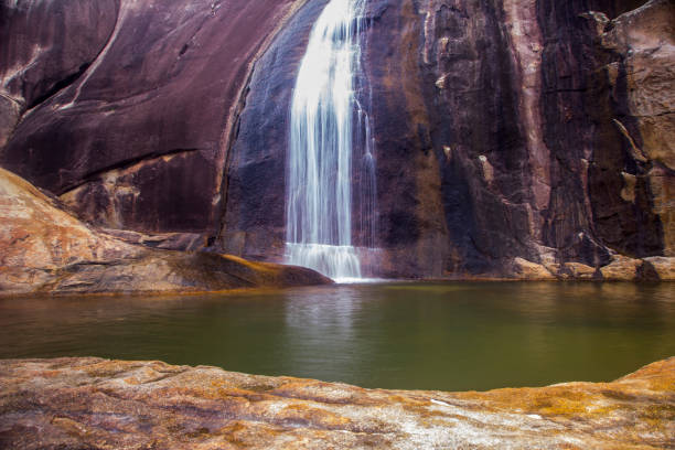 긴장 자루의 폭포 - awe beauty in nature waterfall cool 뉴스 사진 이미지