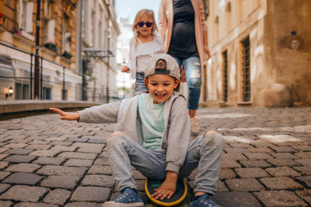 istock Skateboarding on the city streets 960021632