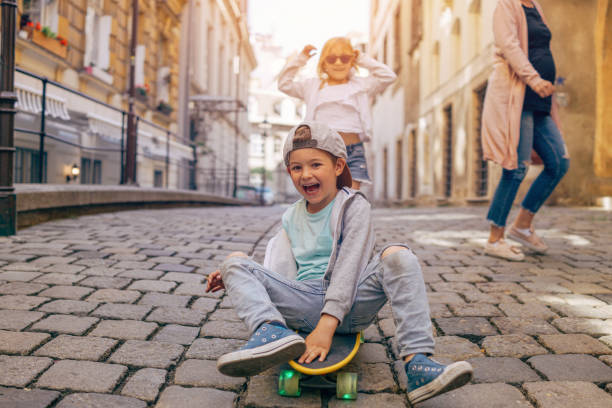 istock Skateboarding on the city streets 960021668