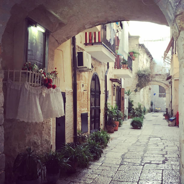 istock City Street in Puglia 960024114