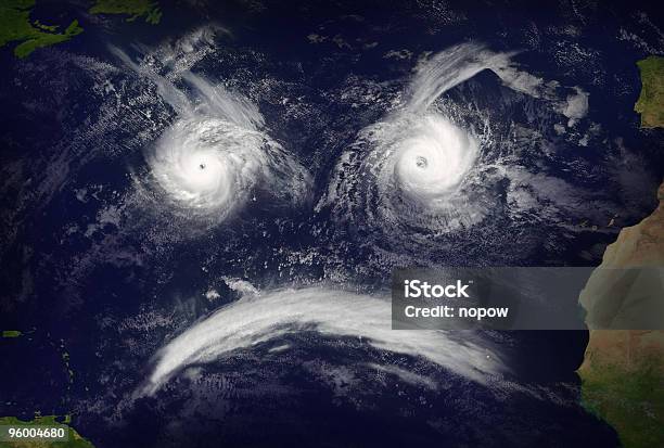 Huracán Temporada Alta Foto de stock y más banco de imágenes de Huracán - Huracán, Estación - Entorno y ambiente, Vista de satélite