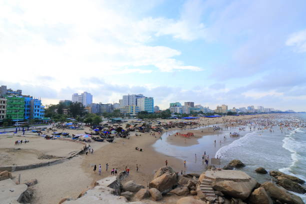 istock Samson beach in Tsinghua, Vietnam 960055588