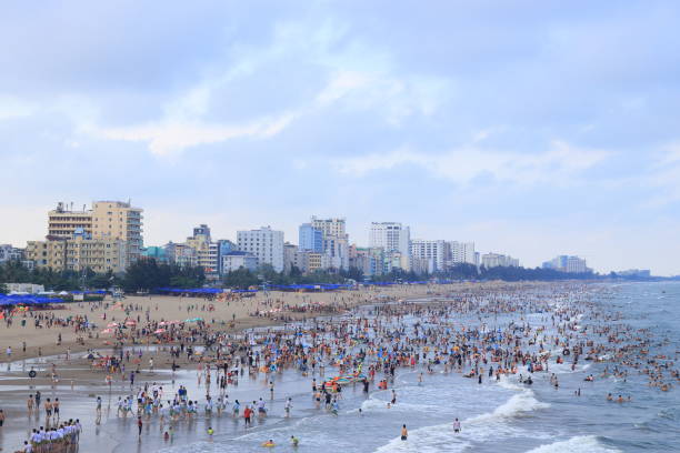 istock Samson beach in Tsinghua, Vietnam 960055624