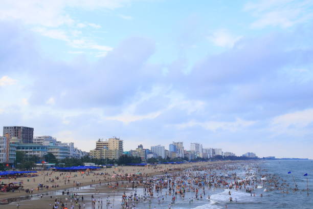 istock Samson beach in Tsinghua, Vietnam 960055632