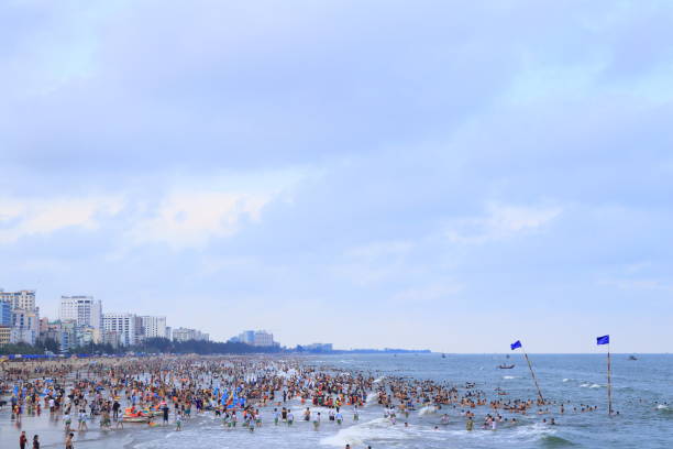 istock Samson beach in Tsinghua, Vietnam 960055642
