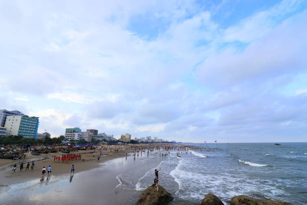 istock Samson beach in Tsinghua, Vietnam 960055660