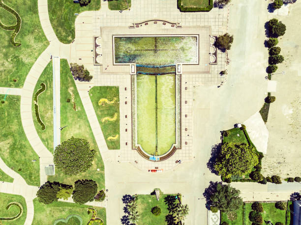 istock Public Park and Fountain From Above 960069108