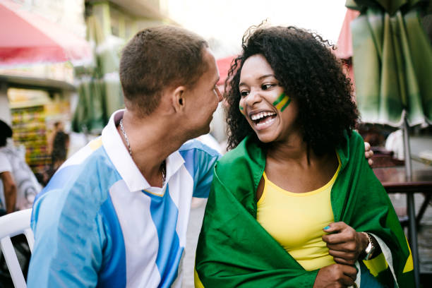 love brazil x argentina fan - young adult argentinian culture argentinian ethnicity black imagens e fotografias de stock