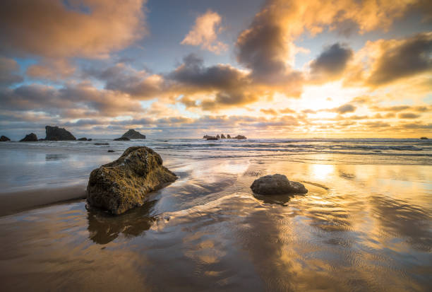 istock Dramatic sunset seascape at Bandon Beach, Oregon 960108302