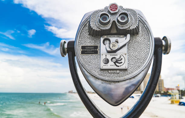 istock Coin operated binoculars in the beach 960125576