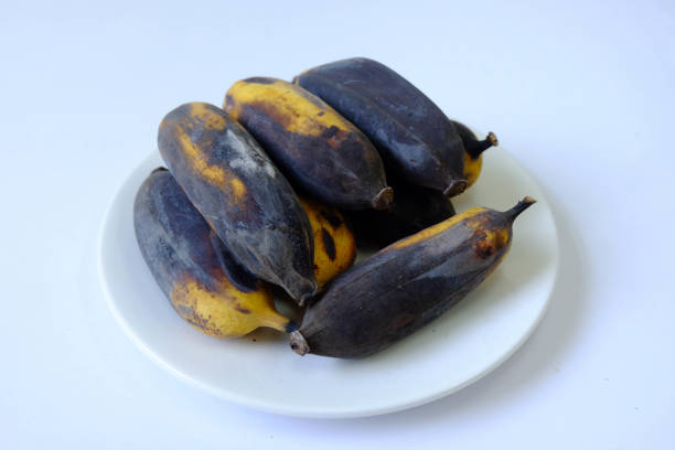 istock Rotten banana Isolated in a white dish on white background. 960150832