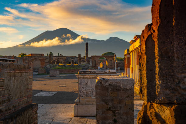 Mt. Vesuvius and Pompeii Mt. Vesuvius and Pompeii active volcano photos stock pictures, royalty-free photos & images
