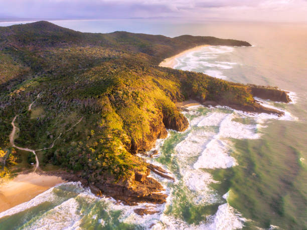 parco nazionale di noosa - coastline noosa heads australia landscape foto e immagini stock