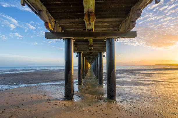 istock Urangan Pier Sunrise 960164798