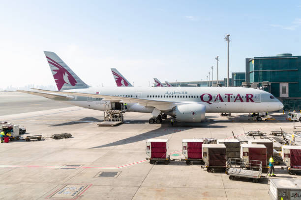 hamad uluslararası havaalanı. ulusal taşıyıcı qatar airways ve uluslararası havaalanı için merkezidir. - qatar airways stok fotoğraflar ve resimler