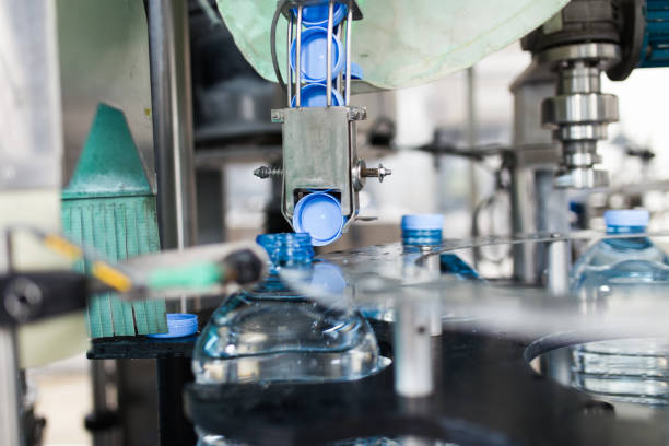 istock Water bottling factory 960201278