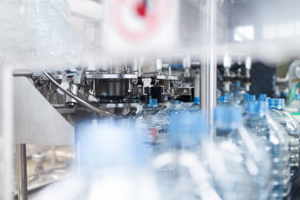 istock Water bottling factory 960203234