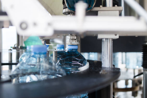 istock Water bottling factory 960203562