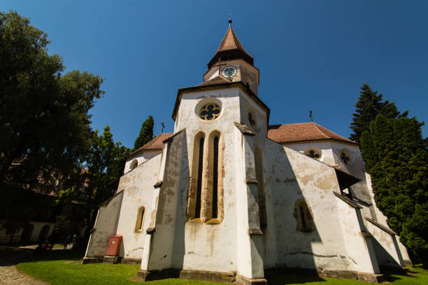 église fortifiée de tartlau prejmer roumanie - prejmer fortress photos et images de collection