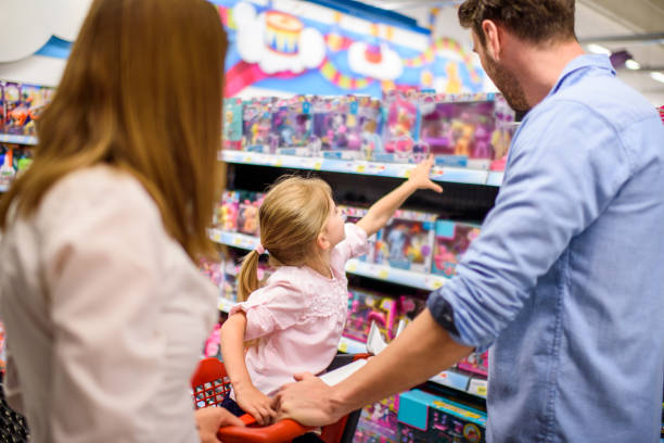 istock Family shopping 960249758