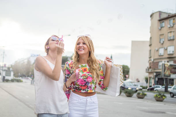 istock Girls just wanna have fun 960250530