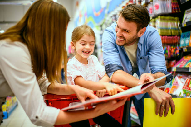 istock Family shopping 960250562