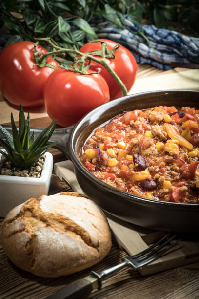 istock Chili con carne in a clay pan. 960252212