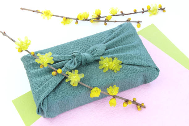 istock Japanese gift with CONFUSION flower 960265096