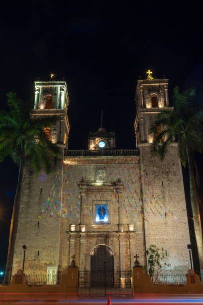 istock Mexican colonial church at night. 960269140