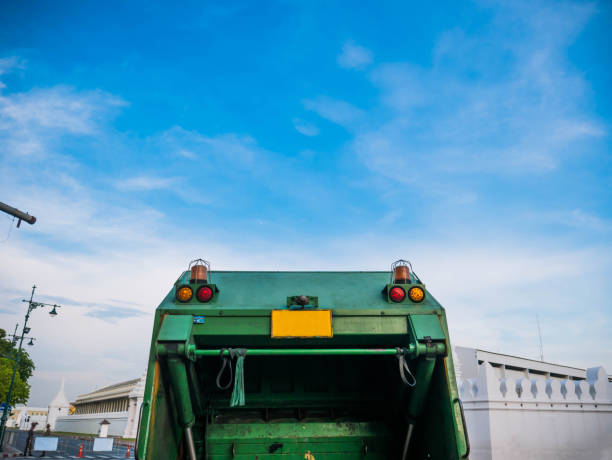 istock Garbage truck in front of Wat Phra Kaew 960317786