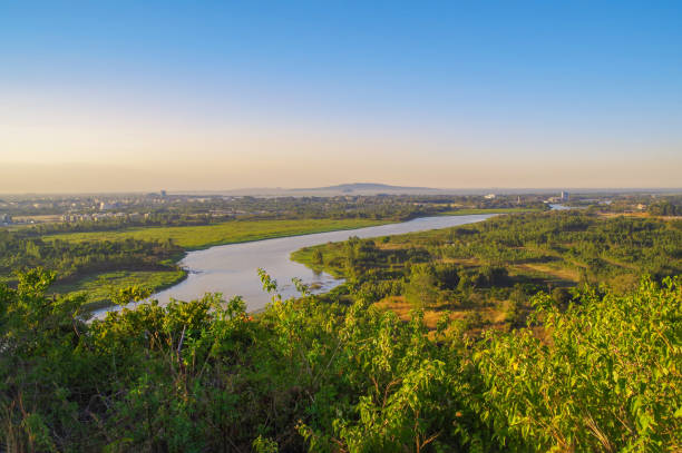 vista serale panoramica sul fiume nilo blu, bahir dar e sul lago tana sullo sfondo. natura e viaggi. etiopia - travel ethiopia foto e immagini stock