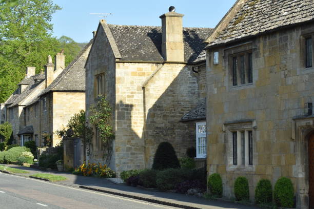istock Houses in Broadway in late afternoon sunlight 960356584