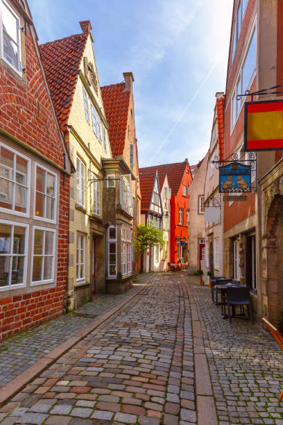 istock Medieval street Schnoor in Bremen, Germany 960394290