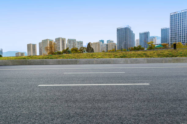 istock Clean unmanned city roads and squares 960461376