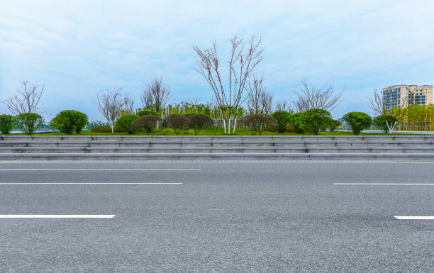 istock Clean unmanned city roads and squares 960461402