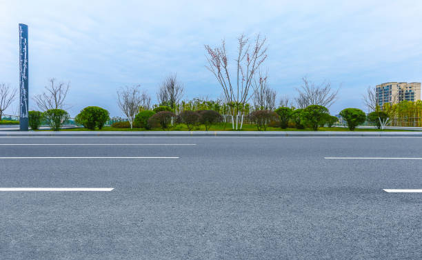istock Clean unmanned city roads and squares 960461406