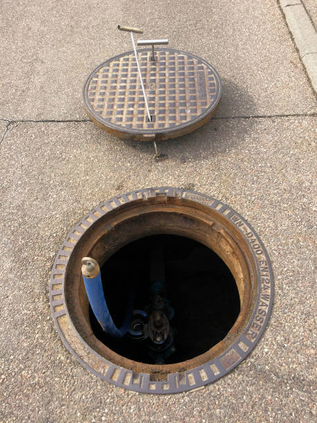 istock Open shaft of a water pipe 960487820