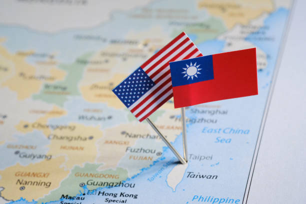 台湾とアメリカの国旗がマップ上に固定 - 台湾 ストックフォトと画像