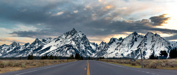 istock Road to Ominous Mountains 960504484