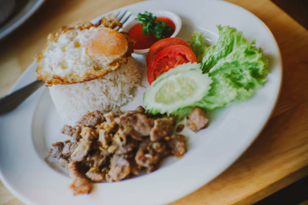 istock Fried Pork with Garlic Pepper on Rice 960505824