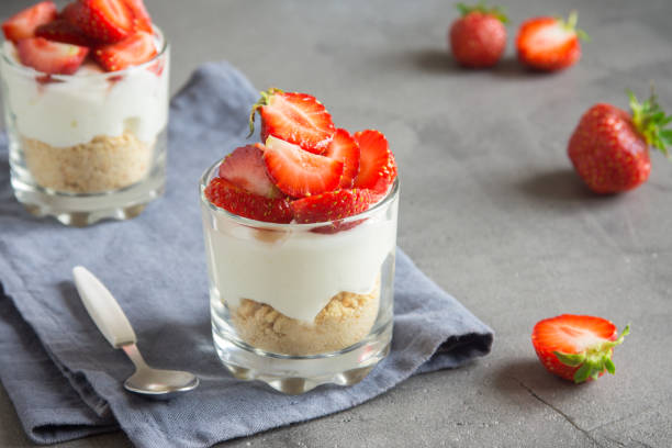 istock Strawberry cheesecake in glasses 960505956